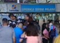 Apostadores devem formar filas em lotéricas para concorrer ao concurso especial da Mega-Sena de 30 anos