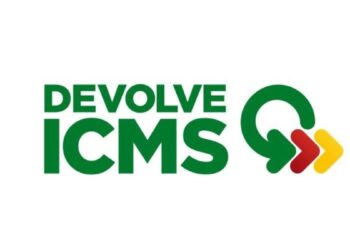Logotipo do programa Devolve ICMS com setas coloridas sobre fundo claro