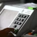 Título de eleitor: prazo para emissão e transferência termina na próxima semana 10 Urna eletrônica da Justiça Eleitoral usada nas Eleições 2026 ilustra o prazo do título de eleitor.