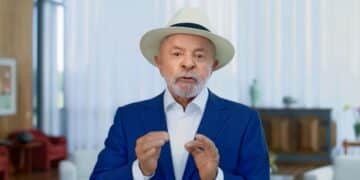 Presidente Lula anunciando programa de renegociação de dívidas do governo