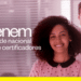 Arte de divulgação da Rede Nacional de Certificadores do Enem, com a marca da rede ao lado de profissionais em ambiente de trabalho.