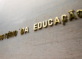 Fachada do Ministério da Educação em matéria sobre cursos livres sem autorização ou reconhecimento do MEC.